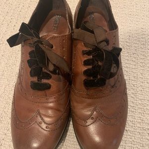 Born Oxford Shoes - Like New